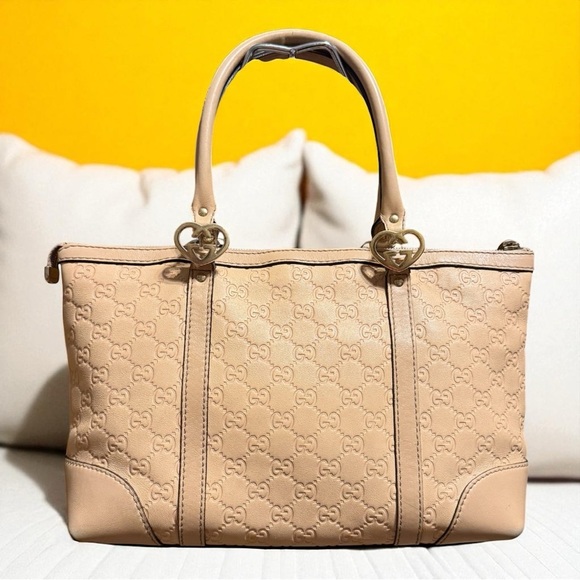 Gucci Handbags - Gucci Guccissima Tote